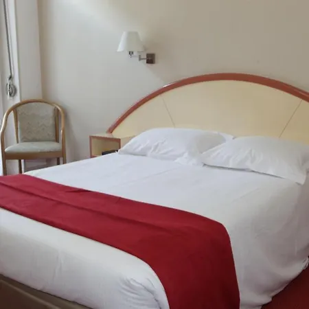Bristol Hotel 3*